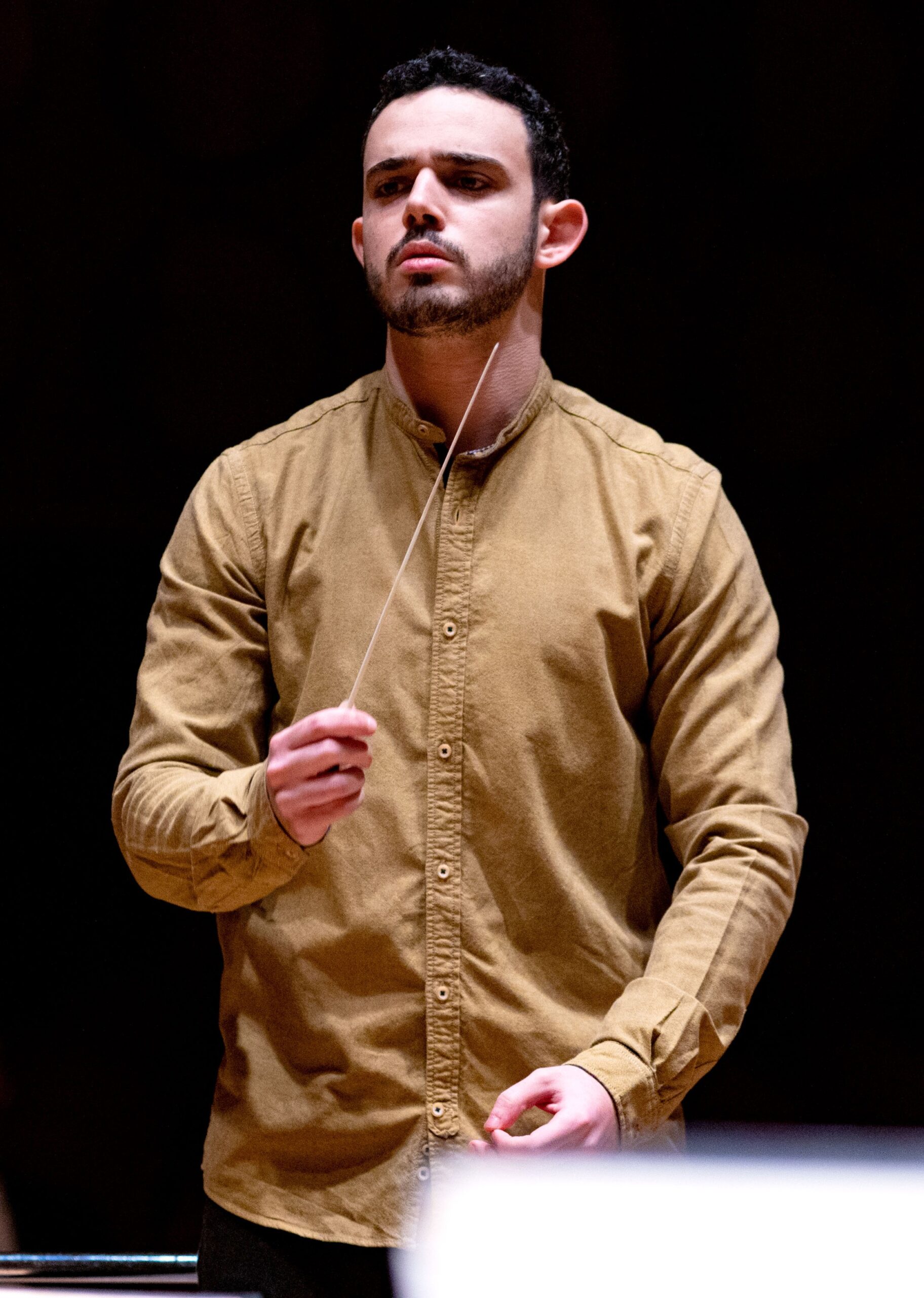 Biography/Repertoire bar gottfried conducting photograher christian schneider broecker